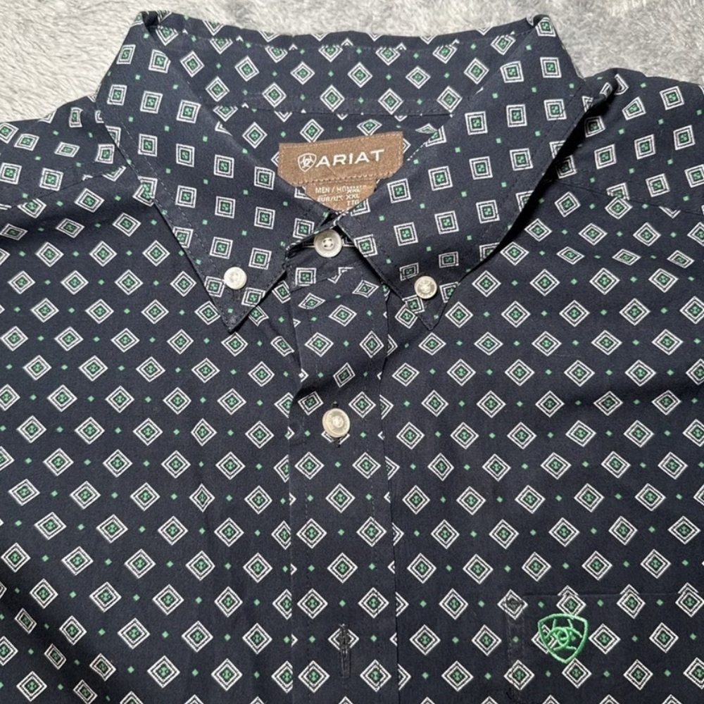 Ariat Long Sleeve Button Down
Geometric Blue Green Designed Sz S Men - Picture 6 of 9